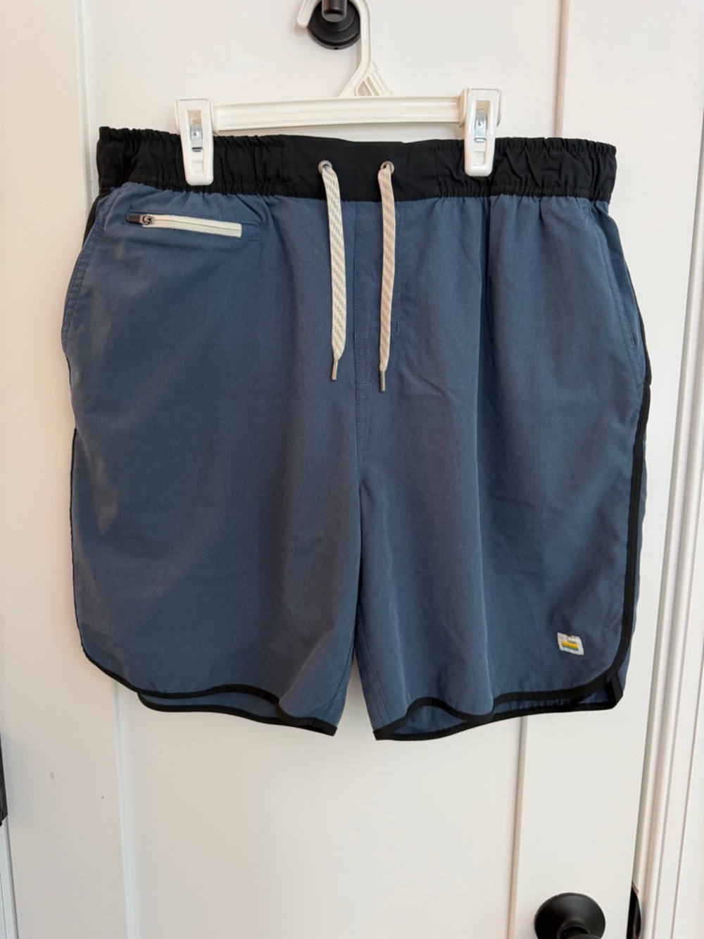 Men's Vuori Banks Shorts - Blue Azure Linen color